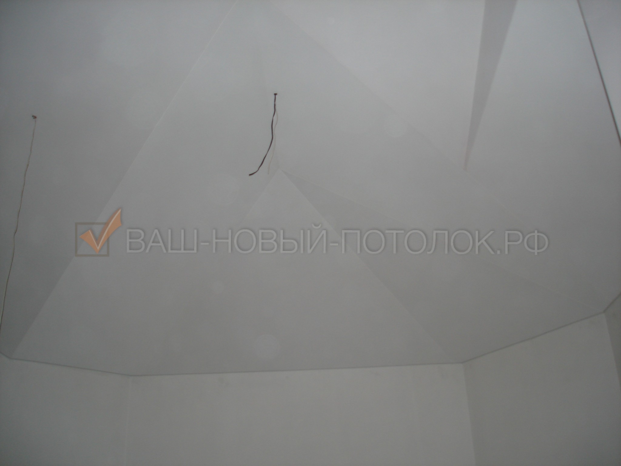 Тканевый натяжной потолок Descor, обшивка в разных плоскостях 