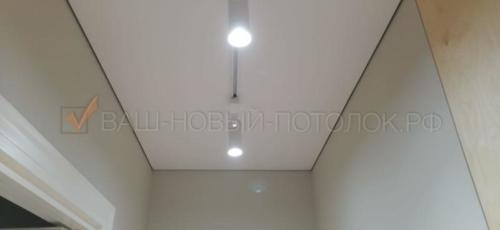 Еврокрааб в коридоре. Накладной трек