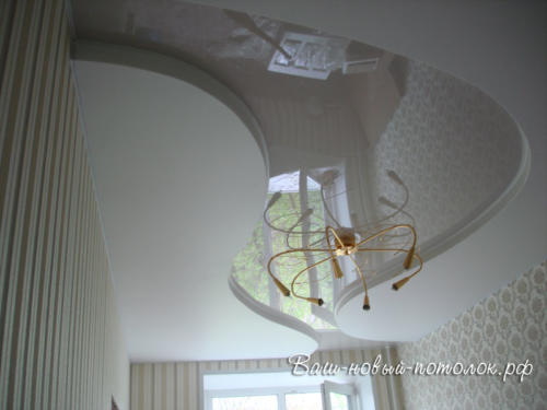 Потолок с цветным глянцевым серым полотном, 26300р