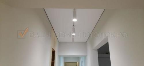 Еврокрааб в коридоре. Накладной трек