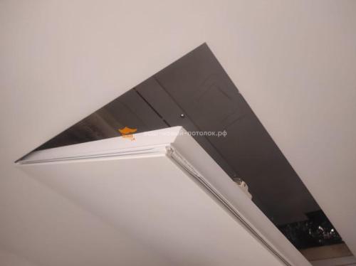 Люк в натяжном потолке