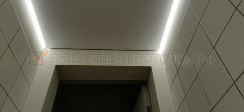 Парящий потолок с еврокрабом в туалете