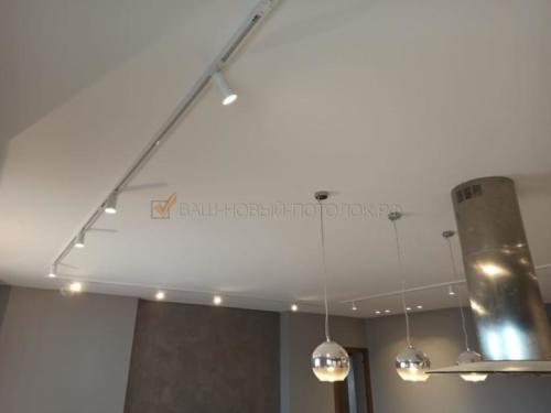 Тканевый натяжной потолок Descor, накладные треки