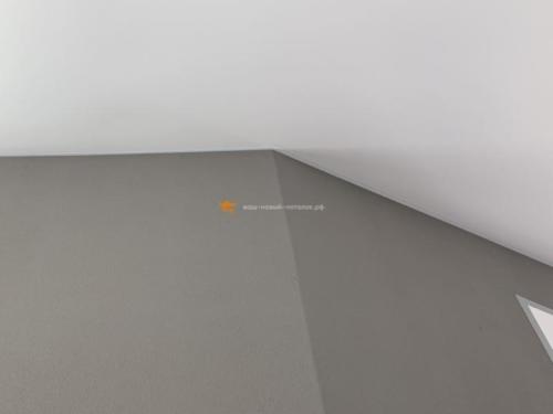 Натяжной потолок со вставкой