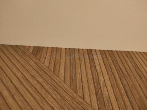 Бесщелевой натяжной потолок, стык с плиткой