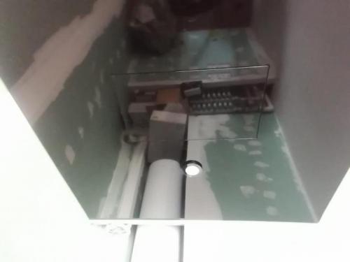 Люк в натяжном потолке