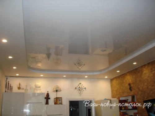 Комната 24м2; ПВХ глянцевый+матовый; 31900р