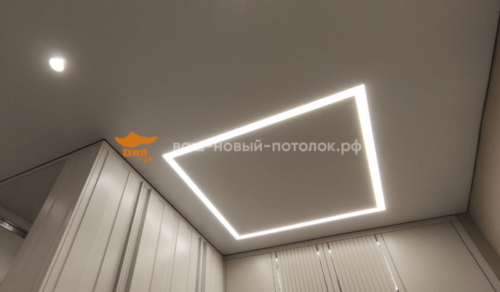 Теневой профиль Eurokraab, полотно MSD Evolution, световая линия Flexy