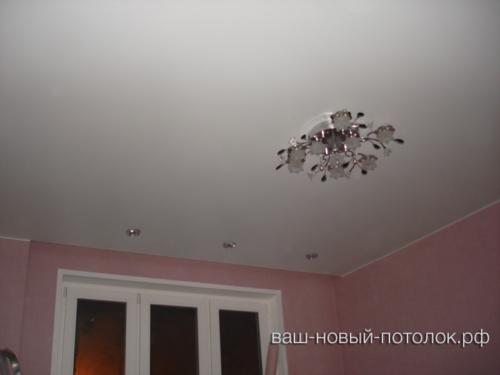 Натяжной потолок ПВХ матовый, в комнате 14 м2