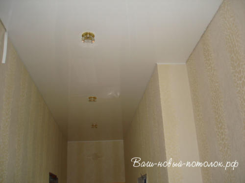 Коридор 11м2, ПВХ глянцевый; 11700р