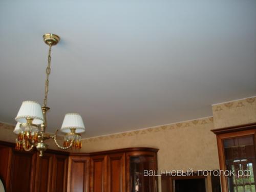 Натяжной потолок ПВХ матовый на кухне