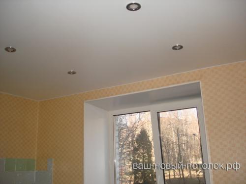 Натяжной потолок ПВХ, белый, матовый; кухня 7м2