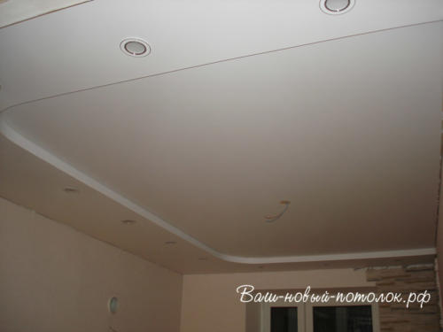 Матовый натяжной потолок на кухне 11м2, 17800р