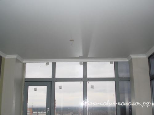 Натяжной потолок ПВХ матовый на балконе 12м2; 9400р