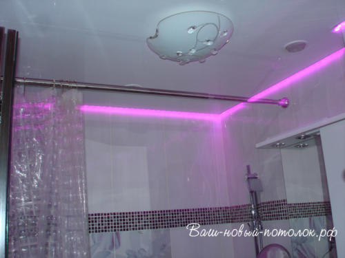 Парящий потолок в ванной комнате
